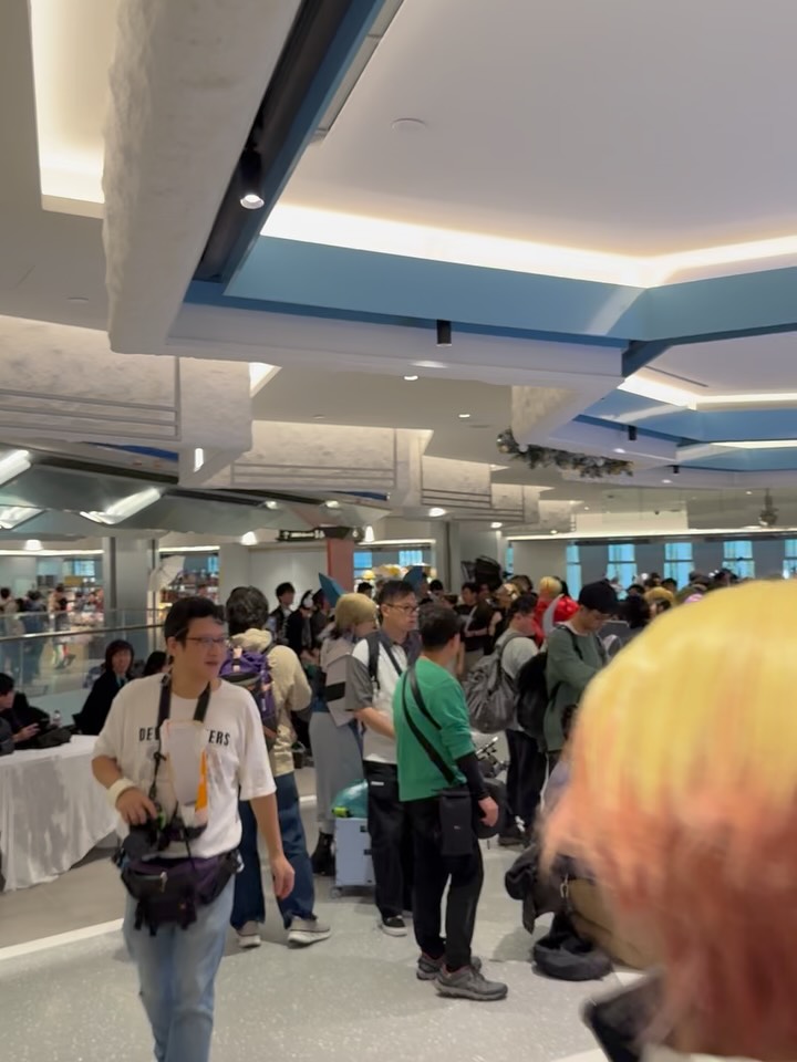 ［即時實況］≪彩天漫墟 Colourful Sky Comic Con 02≫ 動漫市集