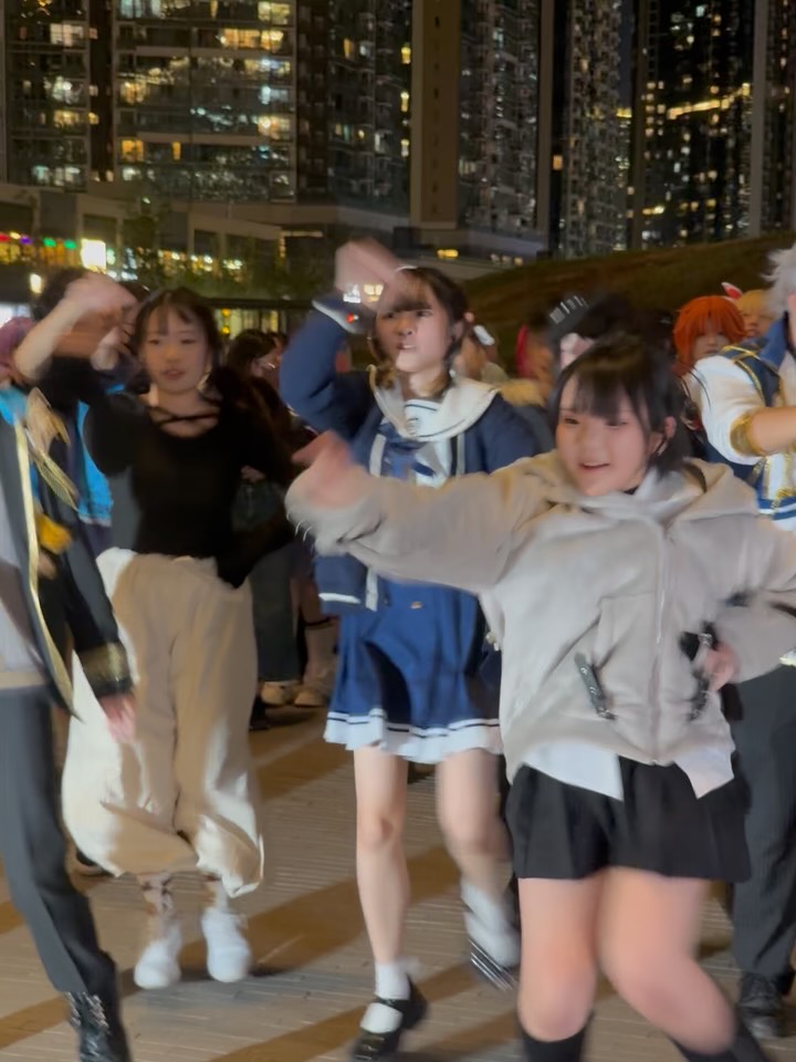 ［即時實況］≪彩天漫墟 Colourful Sky Comic Con 02≫ 動漫市集